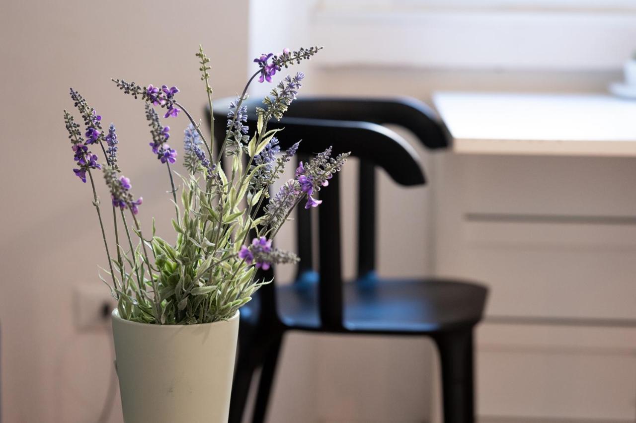 Cozy Apartment Near Navigli Милано Екстериор снимка